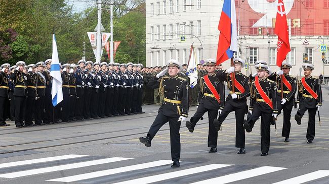 Парад в честь 81-й годовщины Победы в Великой Отечественной войне на площади Победы в Калининграде