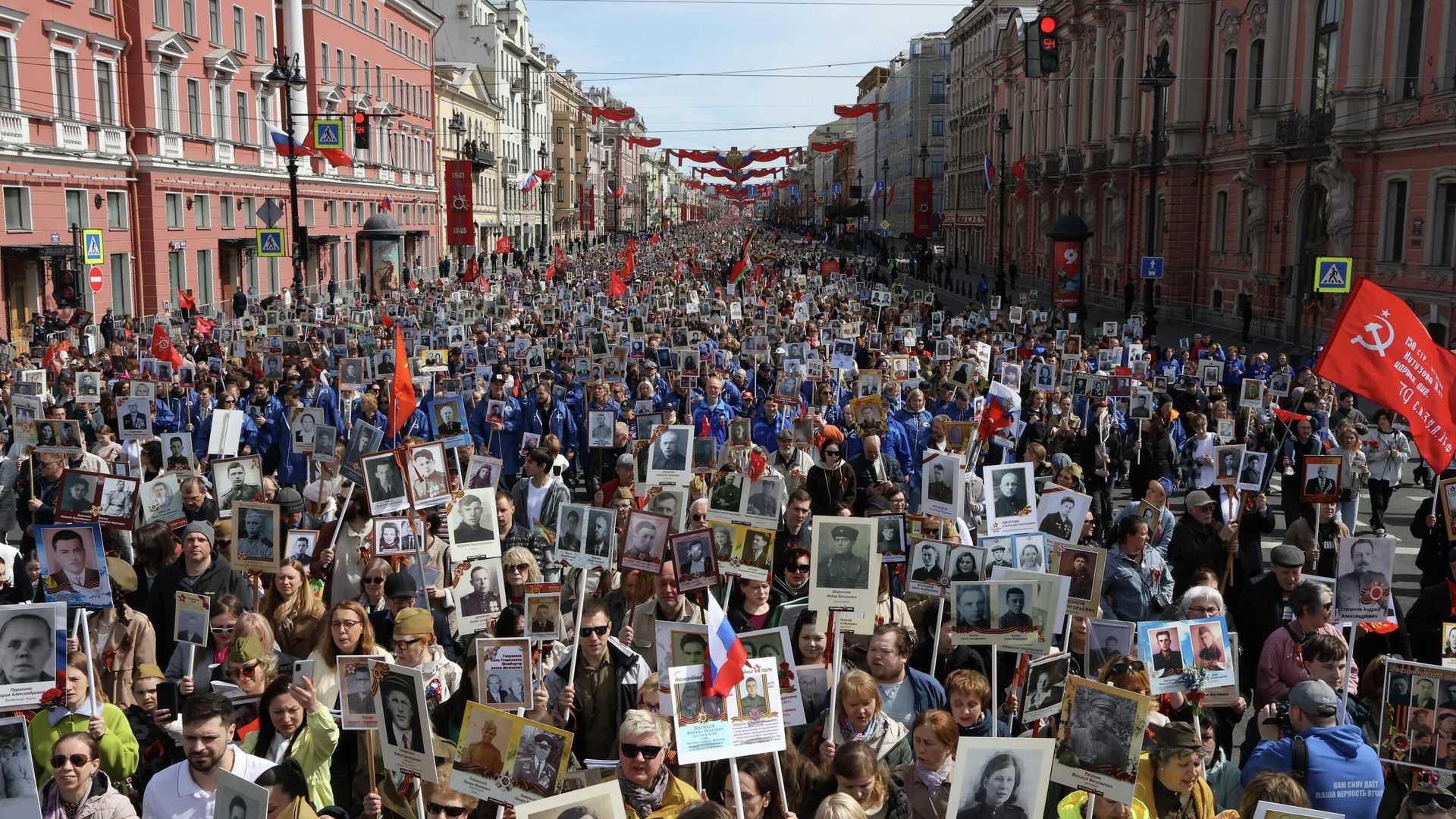 Участники акции Бессмертный полк в Санкт-Петербурге Участники акции Бессмертный полк в Санкт-Петербурге - РИА Новости, 1920, 10.05.2026