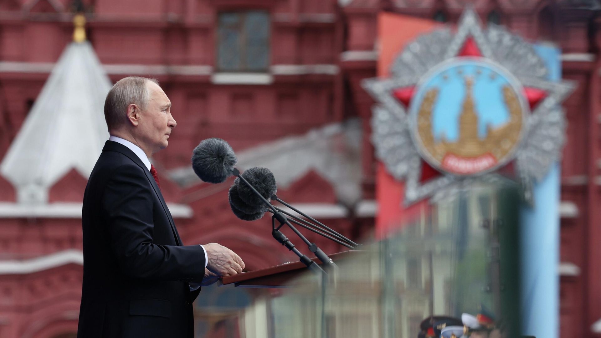 Президент России Владимир Путин выступает на военном параде в Москве в честь 81-й годовщины Победы в Великой Отечественной войне - РИА Новости, 1920, 16.05.2026