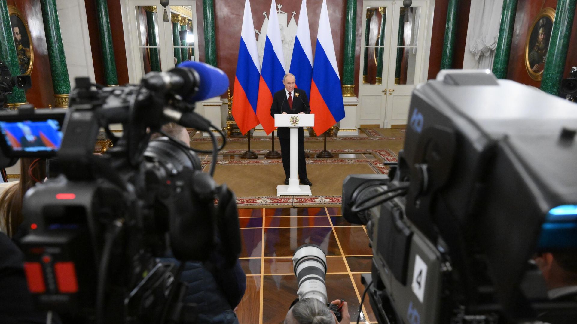 Президент РФ Владимир Путин на пресс-конференции по итогам серии международных встреч в Москве Президент РФ Владимир Путин на пресс-конференции по итогам серии международных встреч в Москве - РИА Новости, 1920, 09.05.2026