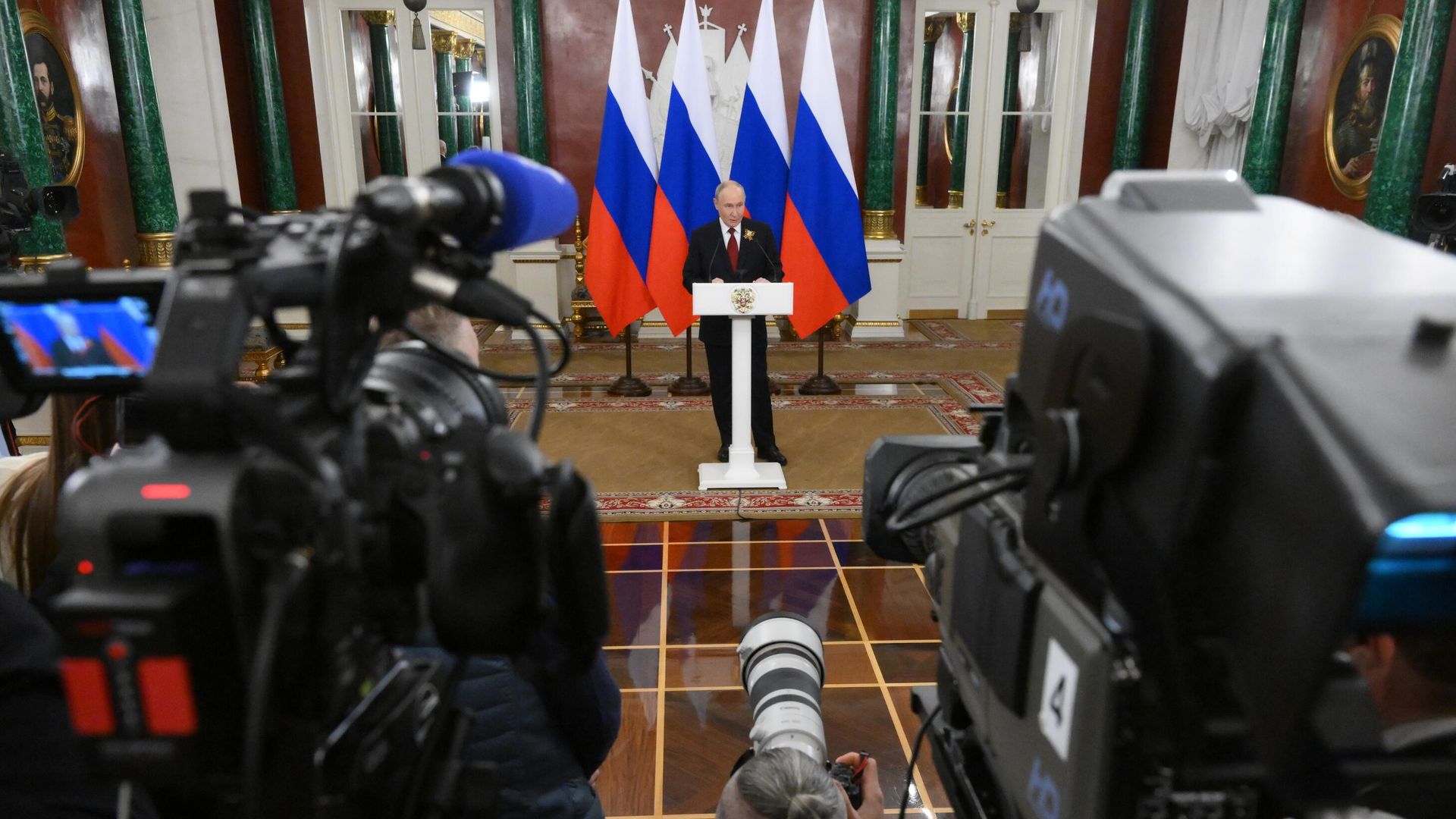 Президент РФ Владимир Путин на пресс-конференции по итогам серии международных встреч в Москве Президент РФ Владимир Путин на пресс-конференции по итогам серии международных встреч в Москве - РИА Новости, 1920, 09.05.2026