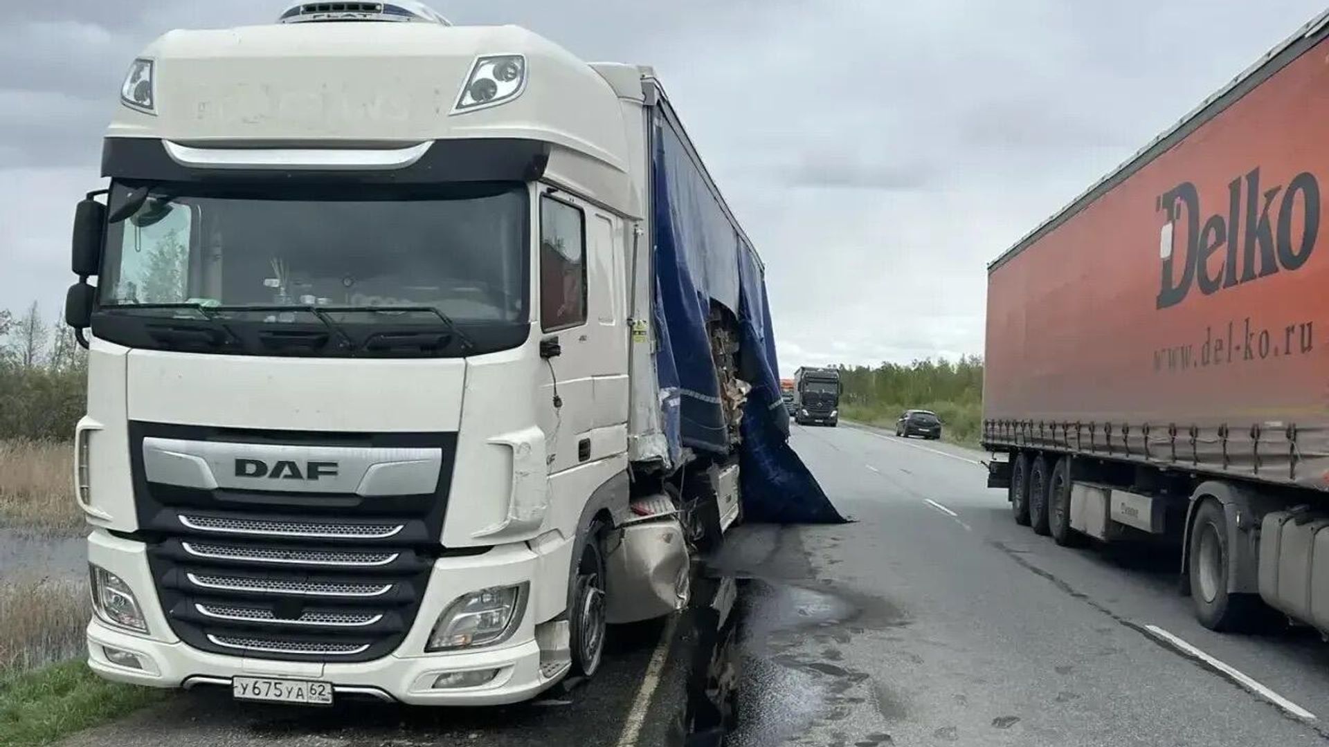 Последствия ДТП с участием автобуса в Омской области Последствия ДТП с участием автобуса в Омской области - РИА Новости, 1920, 10.05.2026