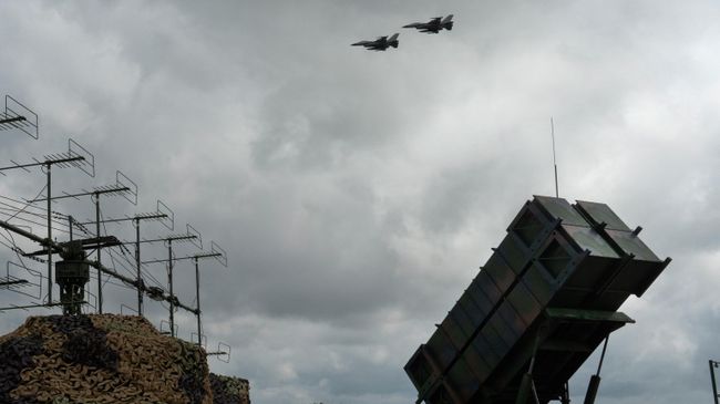 Истребители F-16 ВВС и зенитно-ракетный комплекс Patriot ВСУ