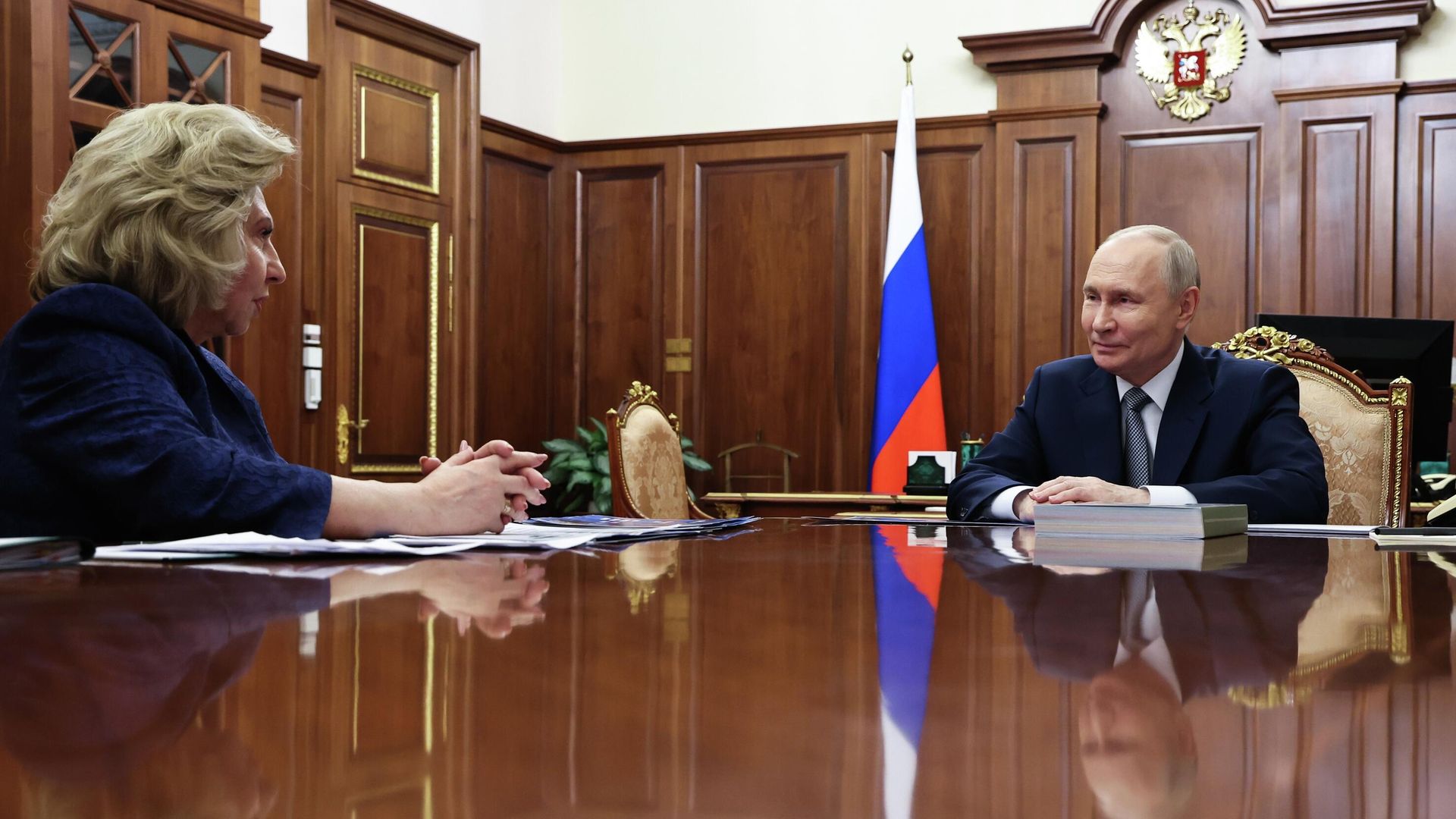 Президент России Владимир Путин и уполномоченный по правам человека  Татьяна Москалькова во время встречи - РИА Новости, 1920, 12.05.2026