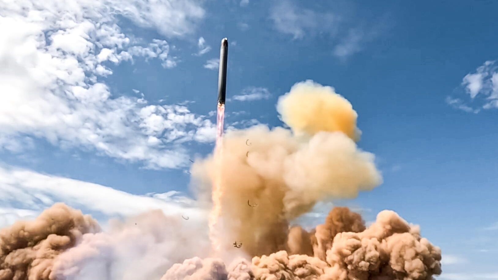Испытания ракетного комплекса Сармат Испытания ракетного комплекса Сармат - РИА Новости, 1920, 16.05.2026