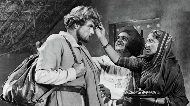 Советский актер Олег Стриженов в роли Афанасия Никитина (слева) и индийские актеры на съемках фильма Василия Пронина Хождение за три моря Советский актер Олег Стриженов в роли Афанасия Никитина (слева) и индийские актеры на съемках фильма Василия Пронина Хождение за три моря