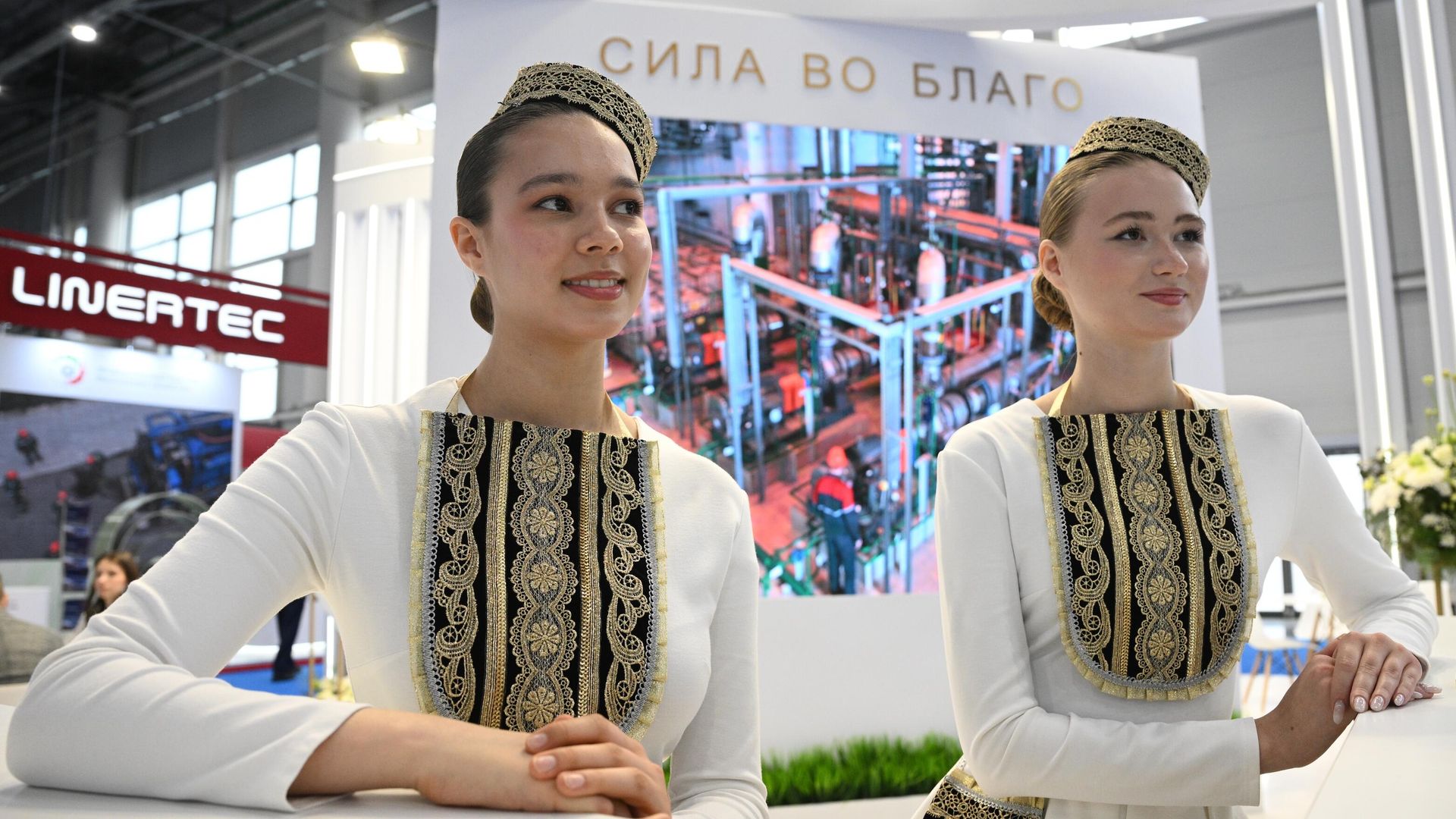 Работа XVII Международного экономического форума Россия — Исламский мир: КазаньФорум 2026 Работа XVII Международного экономического форума Россия — Исламский мир: КазаньФорум 2026 - РИА Новости, 1920, 13.05.2026