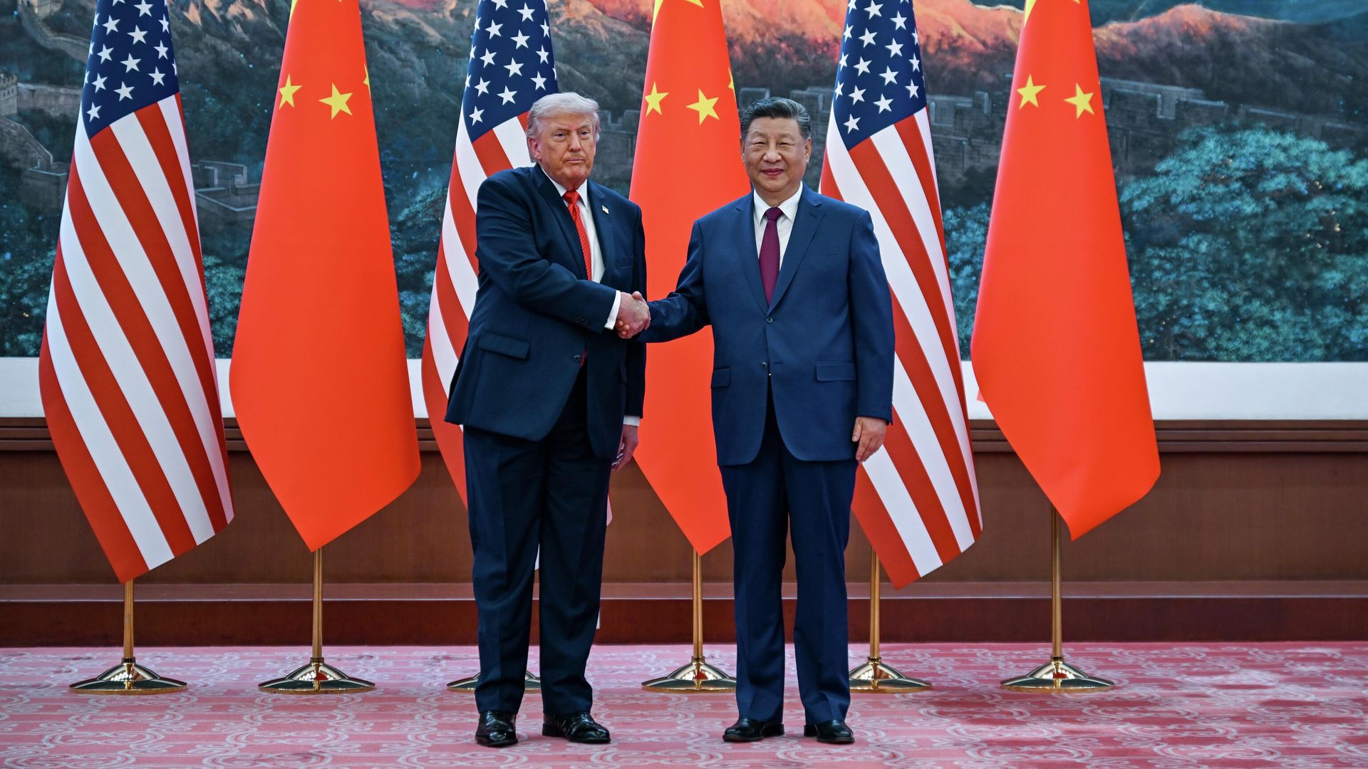 Председатель КНР Си Цзиньпин и президент США Дональд Трамп в Большом зале народных собраний в Пекине - РИА Новости, 1920, 14.05.2026