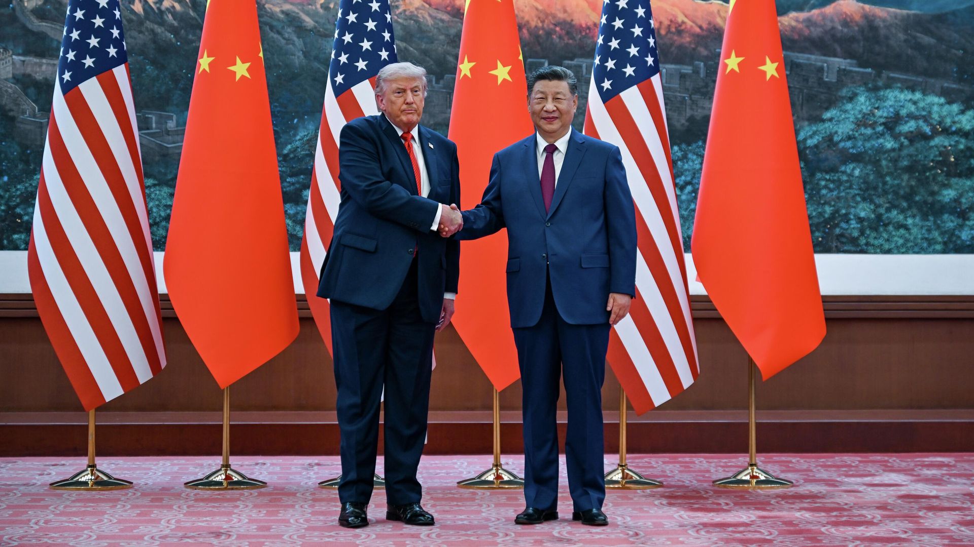 Председатель КНР Си Цзиньпин и президент США Дональд Трамп в Большом зале народных собраний в Пекине Председатель КНР Си Цзиньпин и президент США Дональд Трамп в Большом зале народных собраний в Пекине - РИА Новости, 1920, 16.05.2026