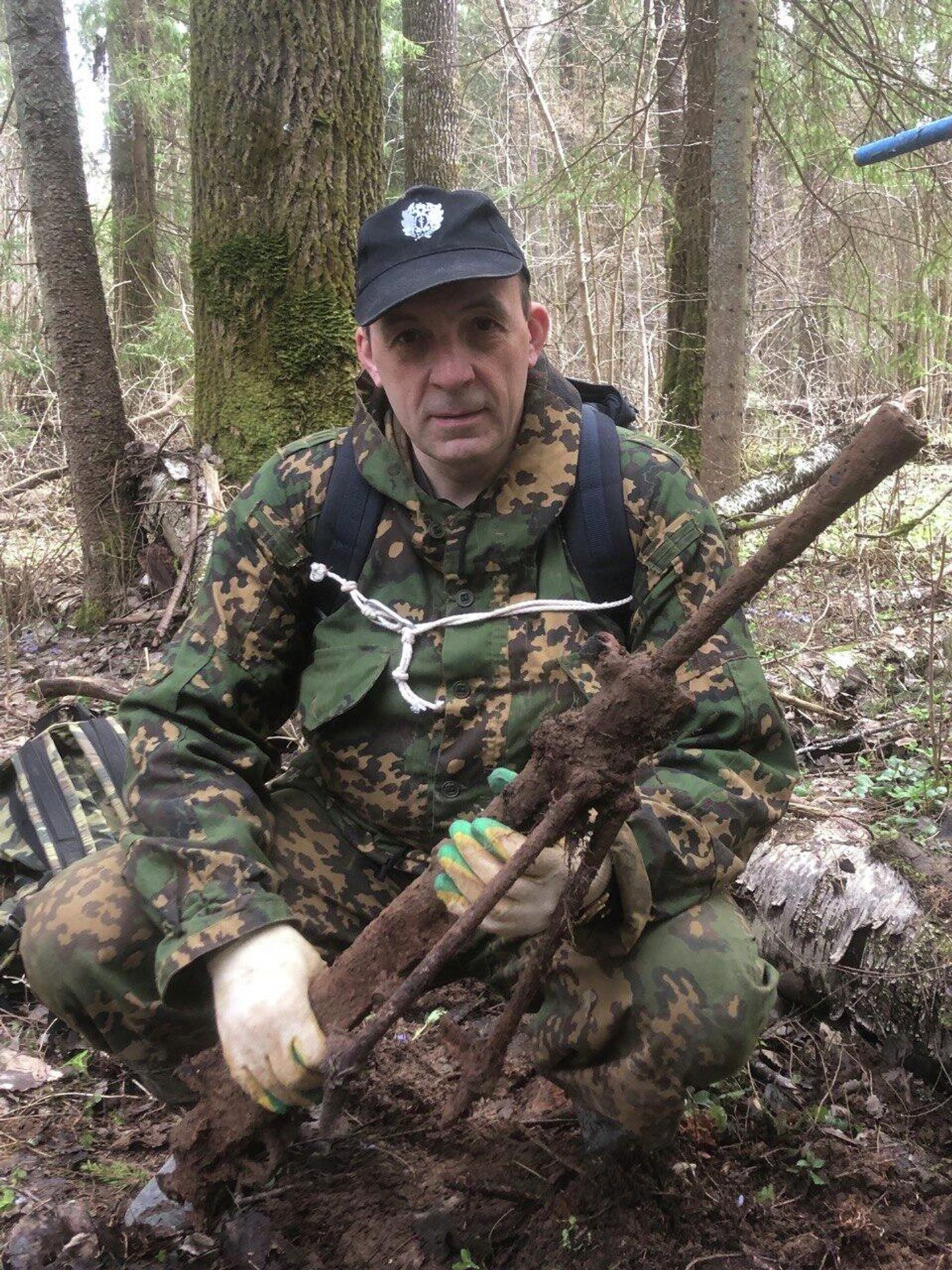 Боьшевик также искал захоронения бойцов