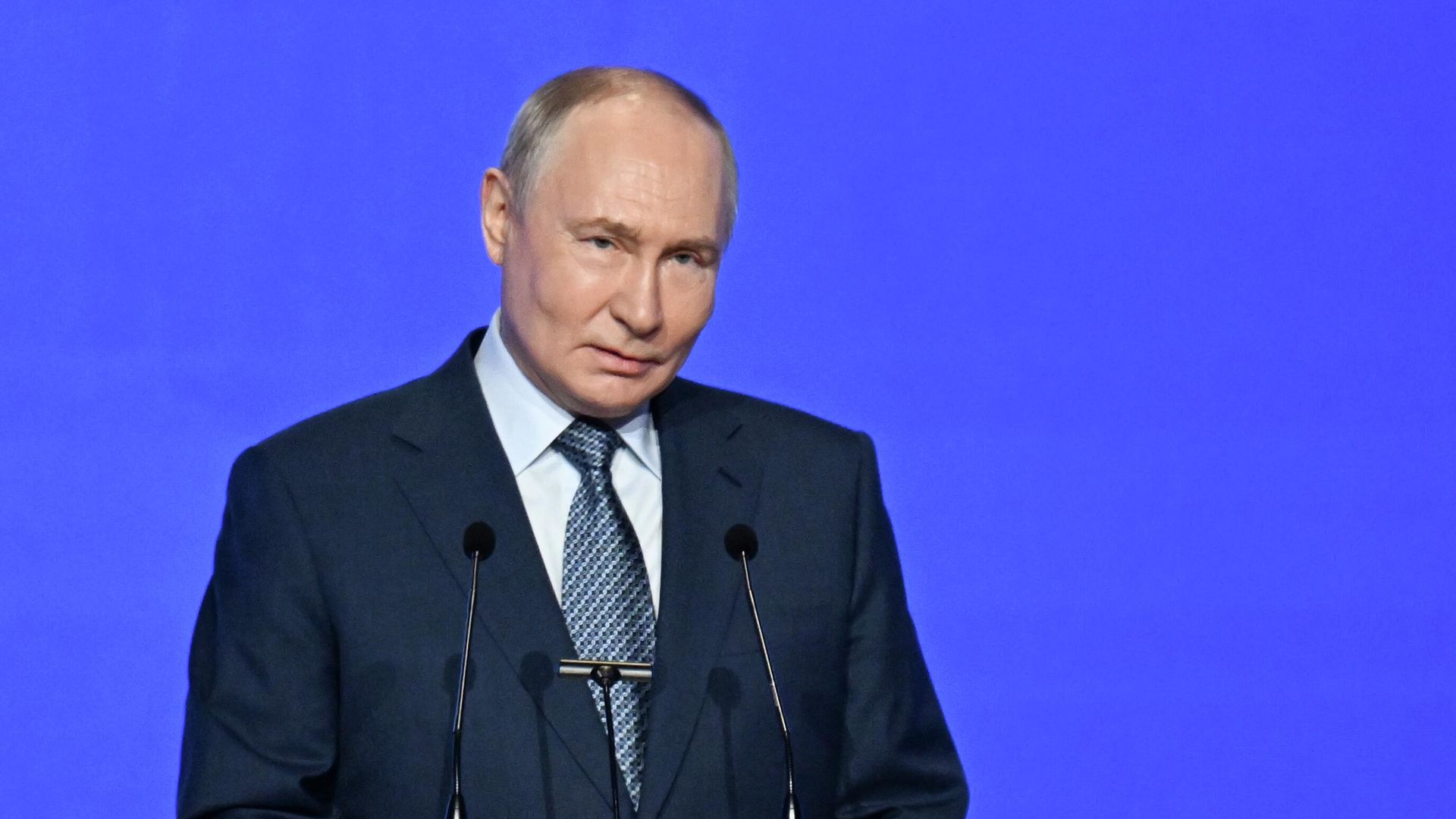 Президент РФ Владимир Путин выступает на X съезде Союза машиностроителей России в Национальном центре Россия Президент РФ Владимир Путин выступает на X съезде Союза машиностроителей России в Национальном центре Россия - РИА Новости, 1920, 14.05.2026