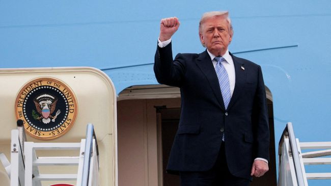 Президент США Дональд Трамп покидает Пекин после трехдневного визита. 15 мая 2026
