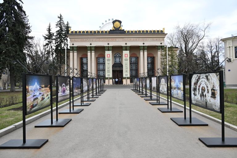Здание музея комплекса городского хозяйства (КГХ) Москвы на ВДНХ.