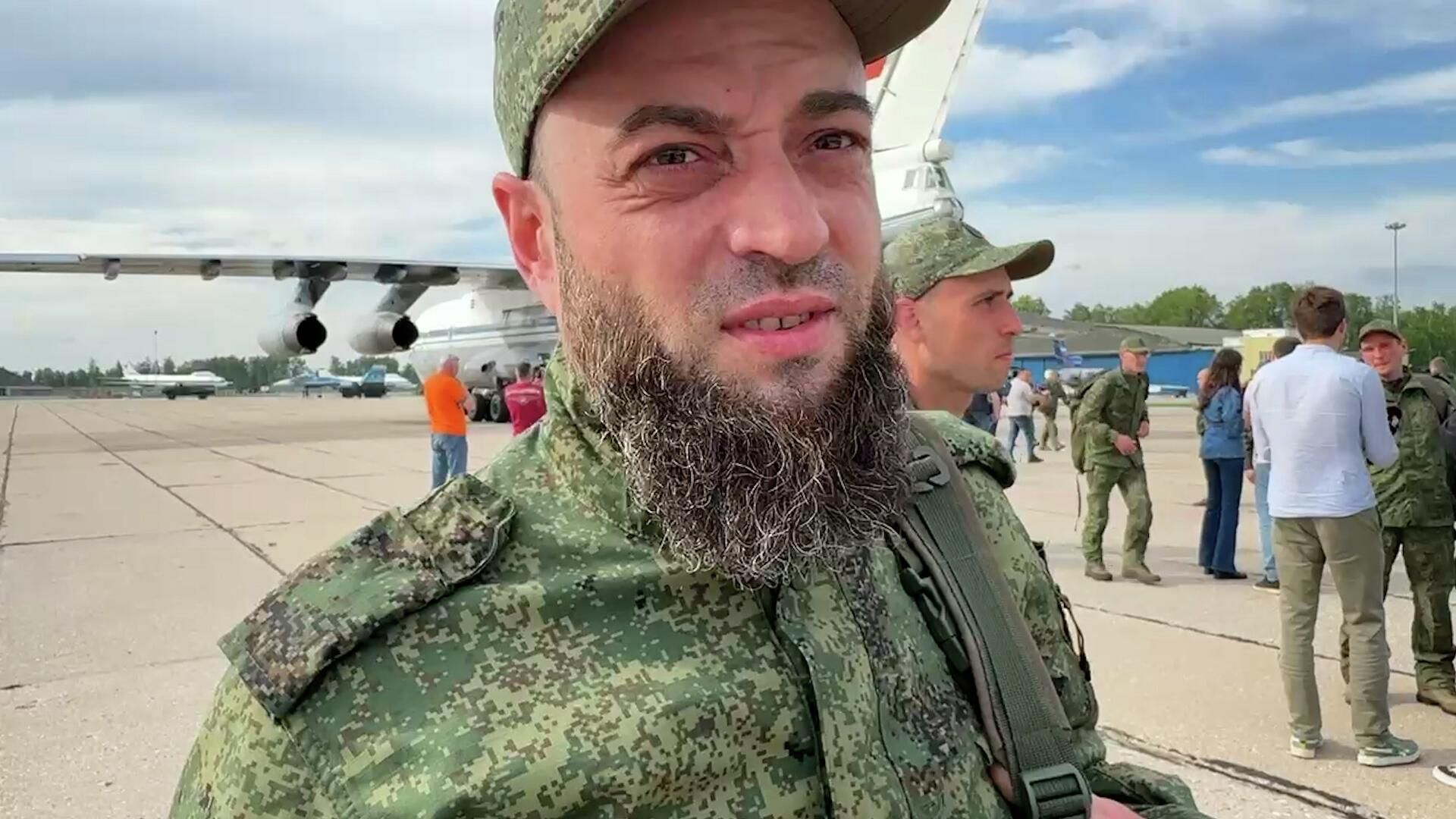 Освободившийся из плена боец рассказал, что больше всего скучал по детям Освободившийся из плена боец рассказал, что больше всего скучал по детям - РИА Новости, 1920, 15.05.2026