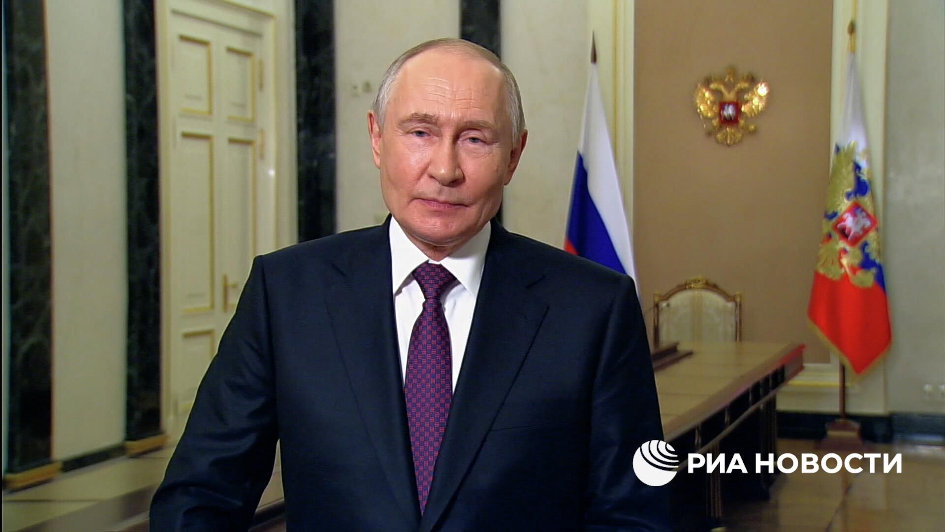 Видеообращение Путина в преддверии официального визита в КНР Видеообращение Путина в преддверии официального визита в КНР - РИА Новости, 1920, 19.05.2026