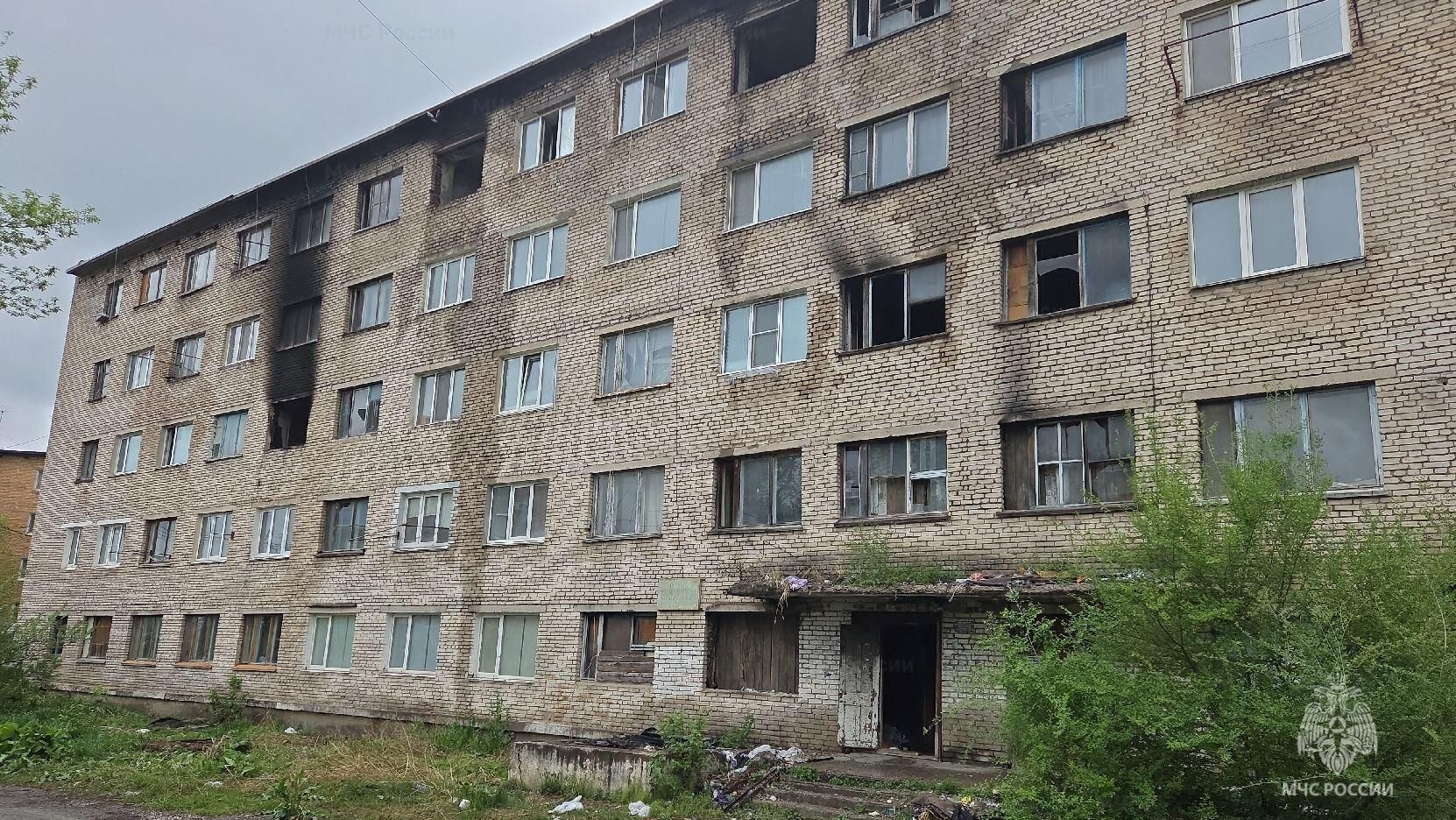 Последствия возгорания в расселенном общежитии в Спасске-Дальнем - РИА Новости, 1920, 19.05.2026