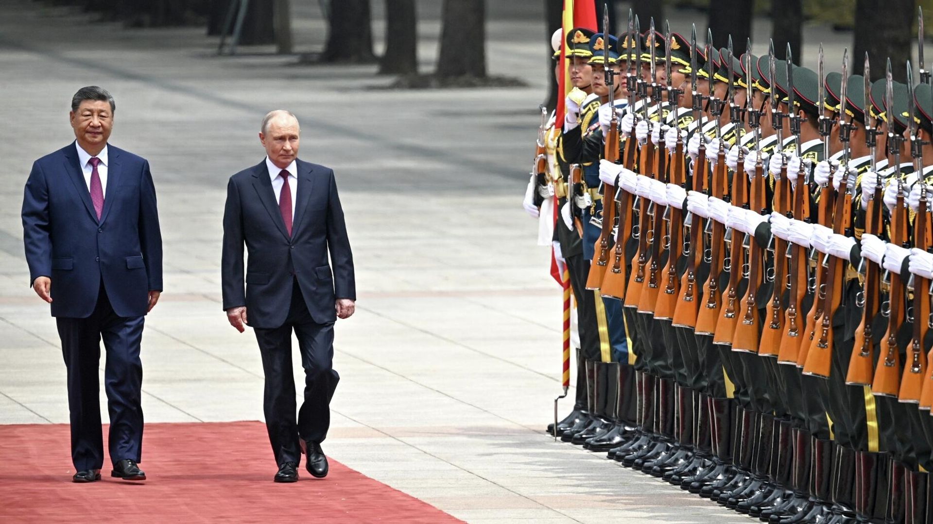 Президент России Владимир Путин и председатель КНР Си Цзиньпин во время встречи в Пекине Президент России Владимир Путин и председатель КНР Си Цзиньпин во время встречи в Пекине - РИА Новости, 1920, 20.05.2026