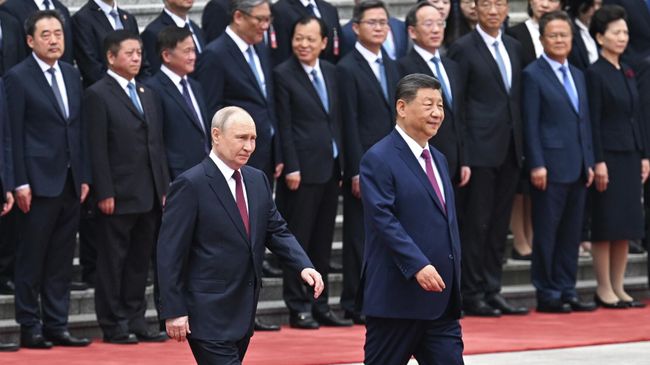 Владимир Путин и Си Цзиньпин во время встречи в Пекине