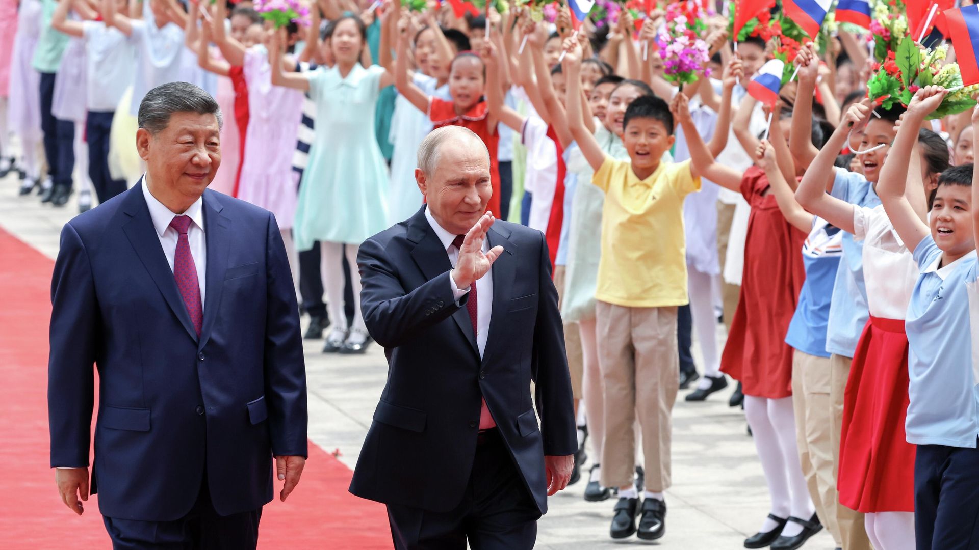 Президент России Владимир Путин и председатель КНР Си Цзиньпин во время встречи в Пекине Президент России Владимир Путин и председатель КНР Си Цзиньпин во время встречи в Пекине - РИА Новости, 1920, 20.05.2026