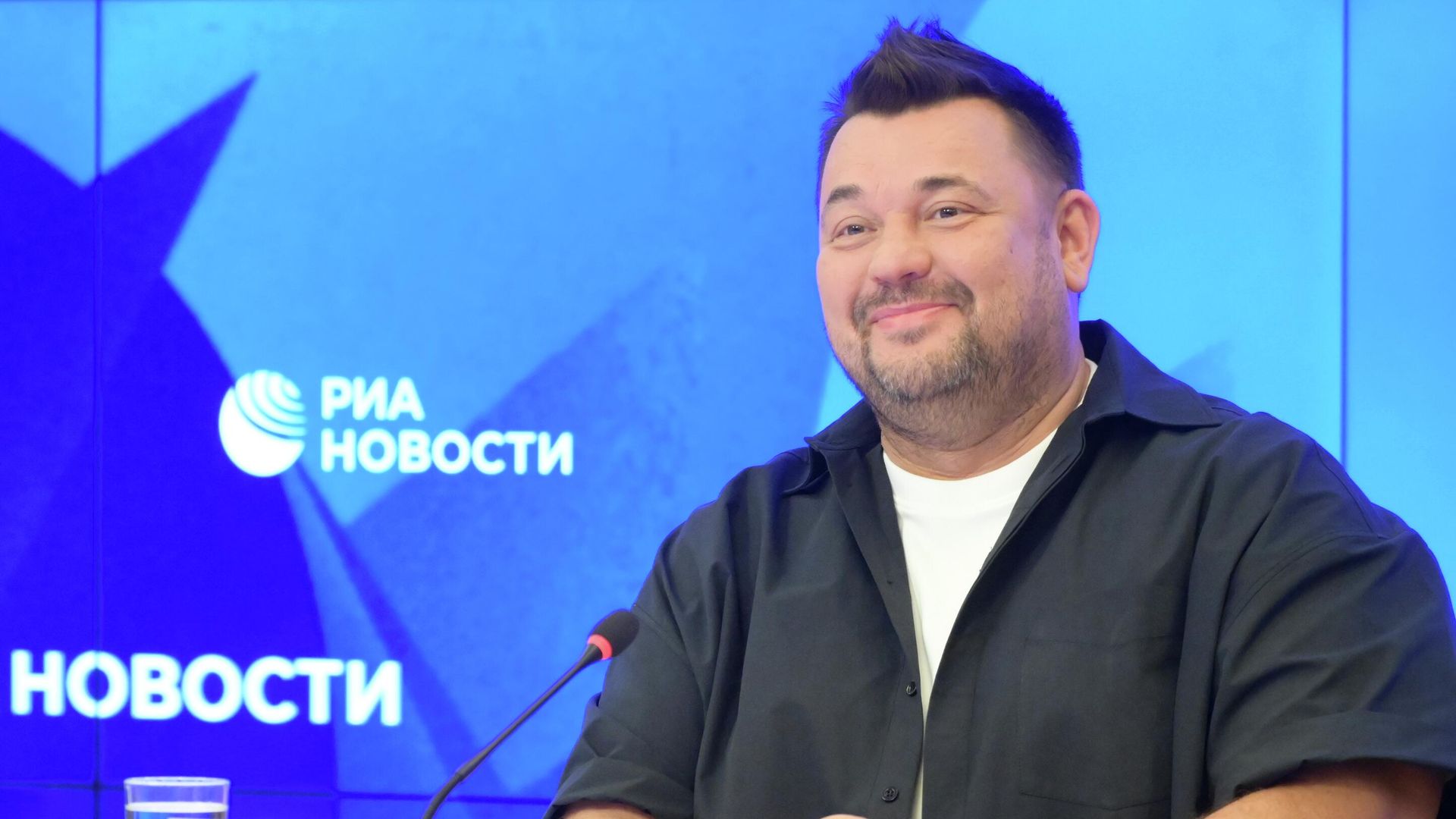 Лидер группы Руки Вверх! Сергей Жуков Лидер группы Руки Вверх! Сергей Жуков - РИА Новости, 1920, 21.05.2026