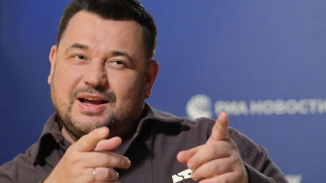 Лидер группы Руки Вверх! Сергей Жуков во время интервью агентству РИА Новости в Москве