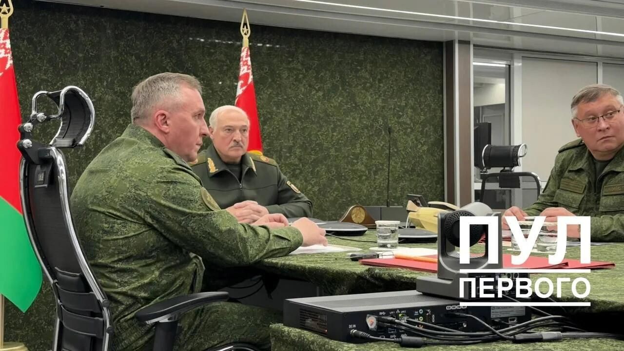 Лукашенко и Путин по видеосвязи проводят совместную тренировку ядерных сил Лукашенко и Путин по видеосвязи проводят совместную тренировку ядерных сил - РИА Новости, 1920, 21.05.2026