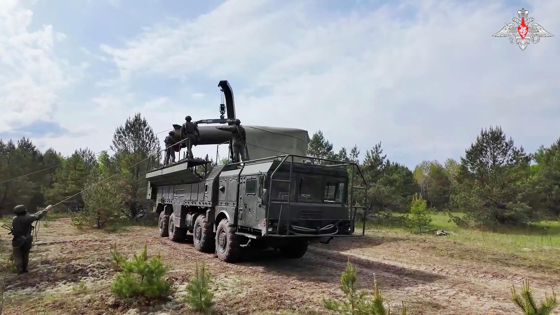 Доставка ядерных боеприпасов в полевые пункты хранения позиционного района ракетной бригады в Республике Беларусь - РИА Новости, 1920, 21.05.2026