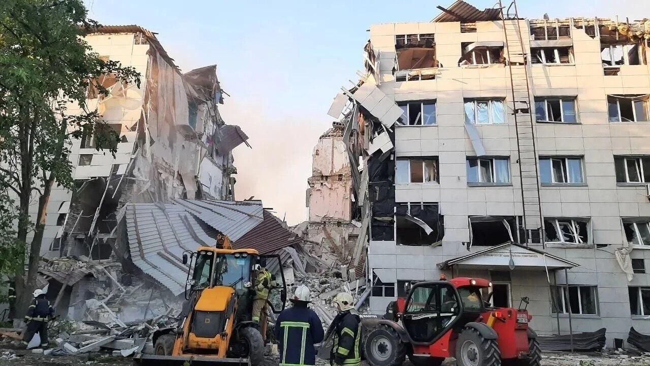 Последствия удара ВСУ по колледжу в Старобельске в ЛНР Последствия удара ВСУ по колледжу в Старобельске в ЛНР - РИА Новости, 1920, 22.05.2026