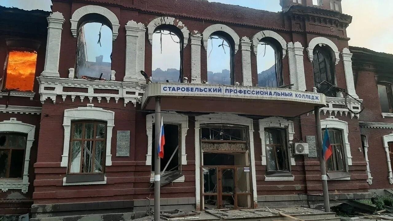 Последствия удара ВСУ по колледжу в Старобельске в ЛНР - РИА Новости, 1920, 25.05.2026