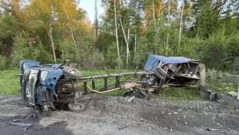 Последствия ДТП с микроавтобусом в Челябинской области. 22 мая 2026 Последствия ДТП с микроавтобусом в Челябинской области. 22 мая 2026 - РИА Новости, 1920, 22.05.2026