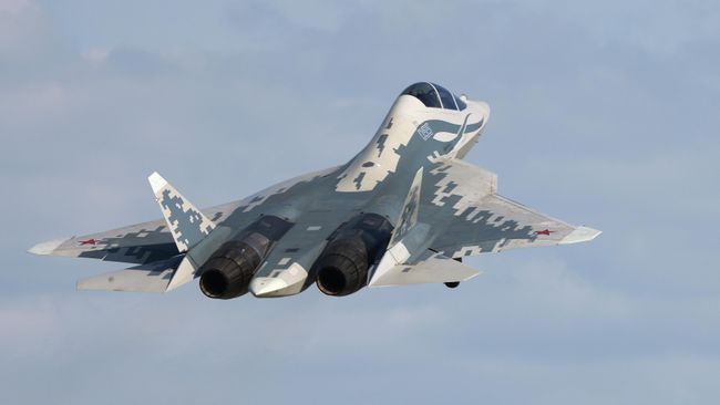 Двухместный многофункциональный истребитель пятого поколения Су-57Д