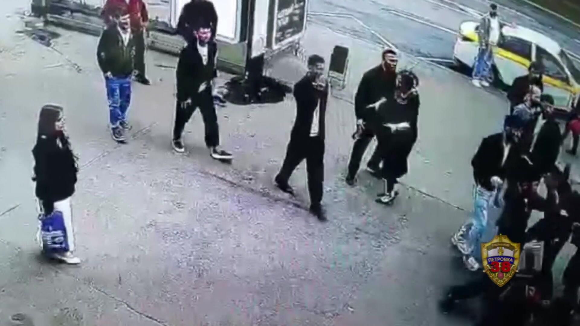 Видео драки на улице Юных Ленинцев в Москве Видео драки на улице Юных Ленинцев в Москве - РИА Новости, 1920, 22.05.2026