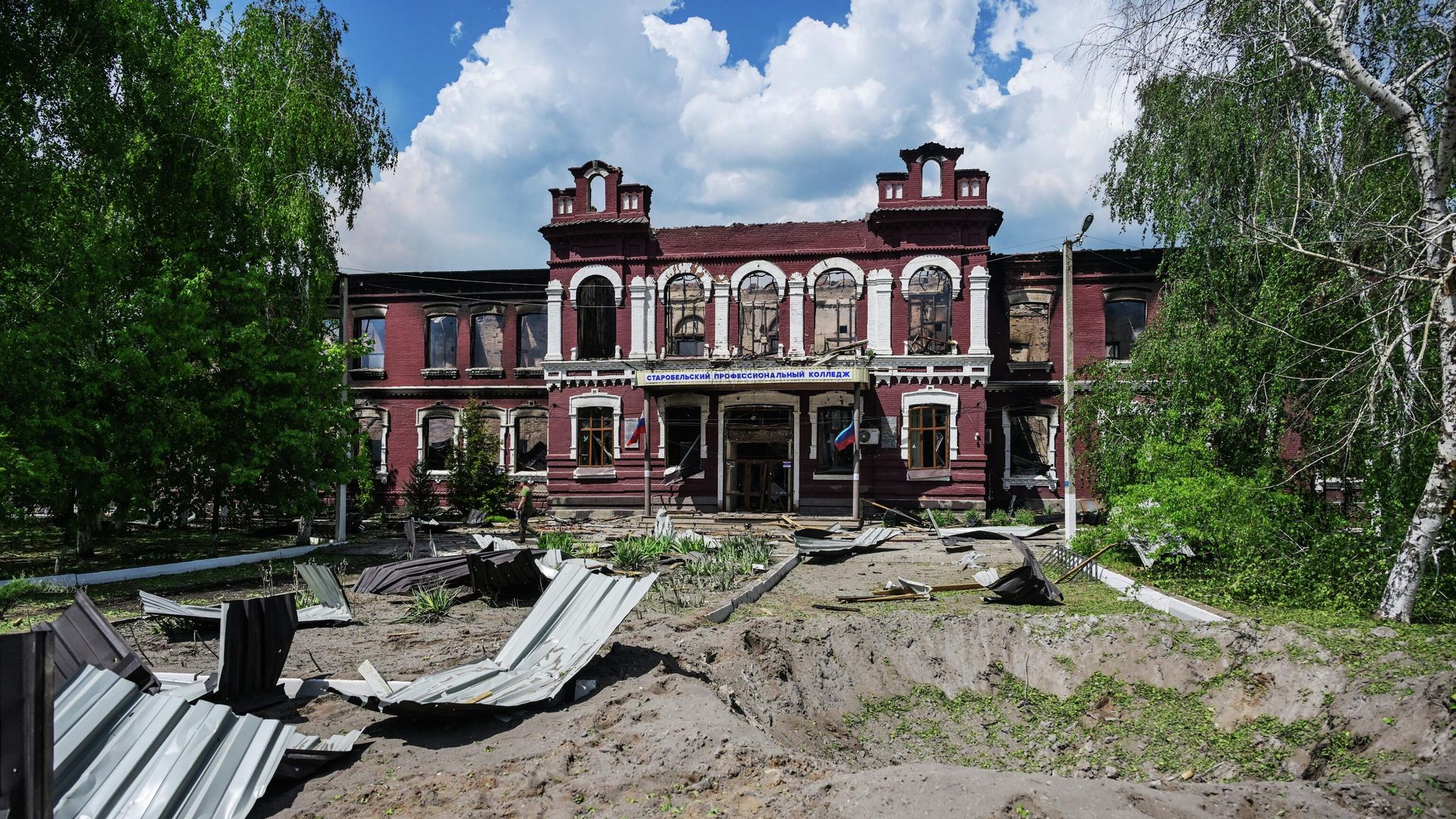 Последствия беспилотной атаки ВСУ в Старобельске в ЛНР Последствия беспилотной атаки ВСУ в Старобельске в ЛНР - РИА Новости, 1920, 23.05.2026