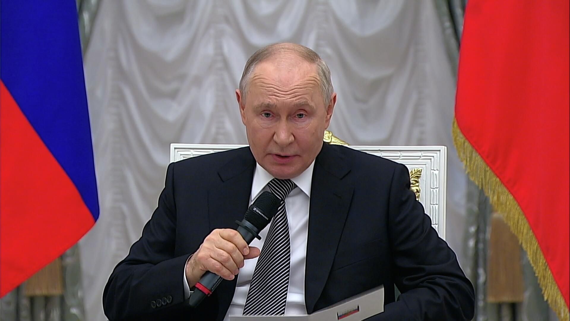 Путин об ответе на удар ВСУ по колледжу в ЛНР Путин об ответе на удар ВСУ по колледжу в ЛНР - РИА Новости, 1920, 22.05.2026
