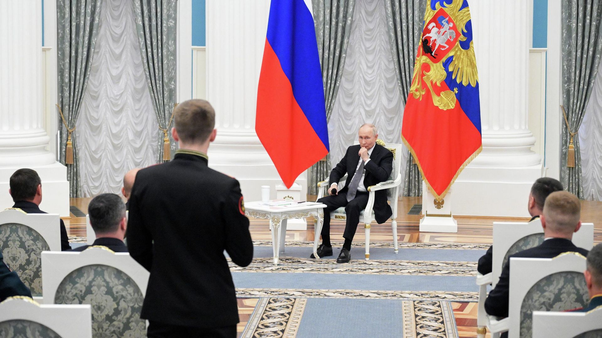 Президент РФ Владимир Путин на встрече в Кремле с участниками образовательной программы для ветеранов и участников специальной военной операции Время Героев - РИА Новости, 1920, 22.05.2026