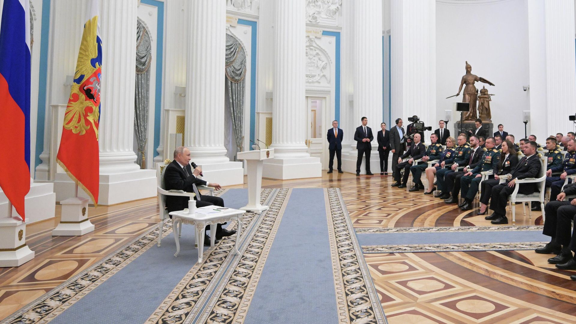 Президент России Владимир Путин на встрече в Кремле с участниками образовательной программы для ветеранов и участников специальной военной операции Время Героев Президент России Владимир Путин на встрече в Кремле с участниками образовательной программы для ветеранов и участников специальной военной операции Время Героев - РИА Новости, 1920, 22.05.2026