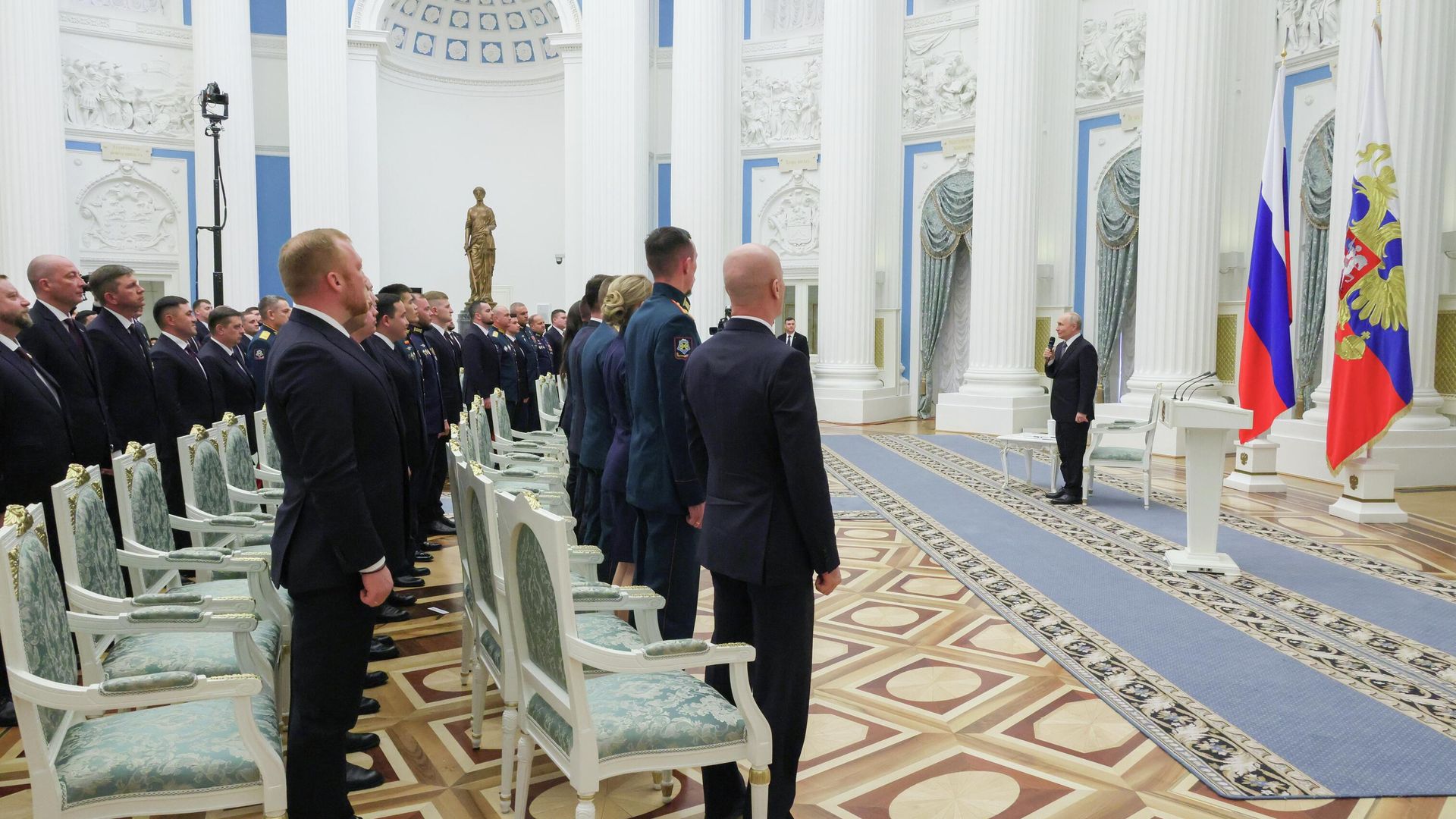 Президент РФ Владимир Путин проводит встречу в Кремле с участниками образовательной программы для ветеранов и участников специальной военной операции Время Героев - РИА Новости, 1920, 22.05.2026