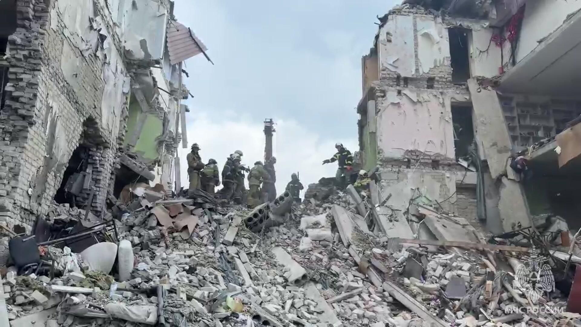 На месте трагедии в Старобельске продолжается разбор завалов, в регионе объявлен режим ЧП На месте трагедии в Старобельске продолжается разбор завалов, в регионе объявлен режим ЧП - РИА Новости, 1920, 22.05.2026