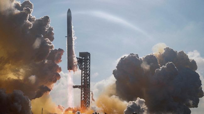 Тестовый полет обновленной версии космического корабля Starship с космодрома Starbase в Бока-Чика. 23 мая 2026