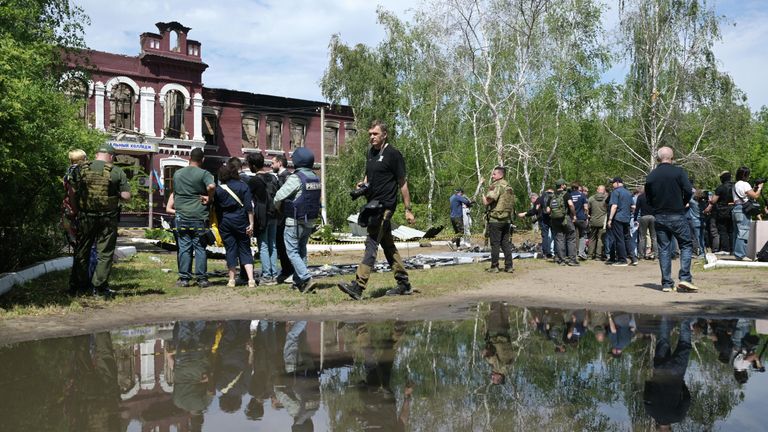 Представители СМИ из 19 стран на месте трагедии в Старобельске в ЛНР Представители СМИ из 19 стран на месте трагедии в Старобельске в ЛНР