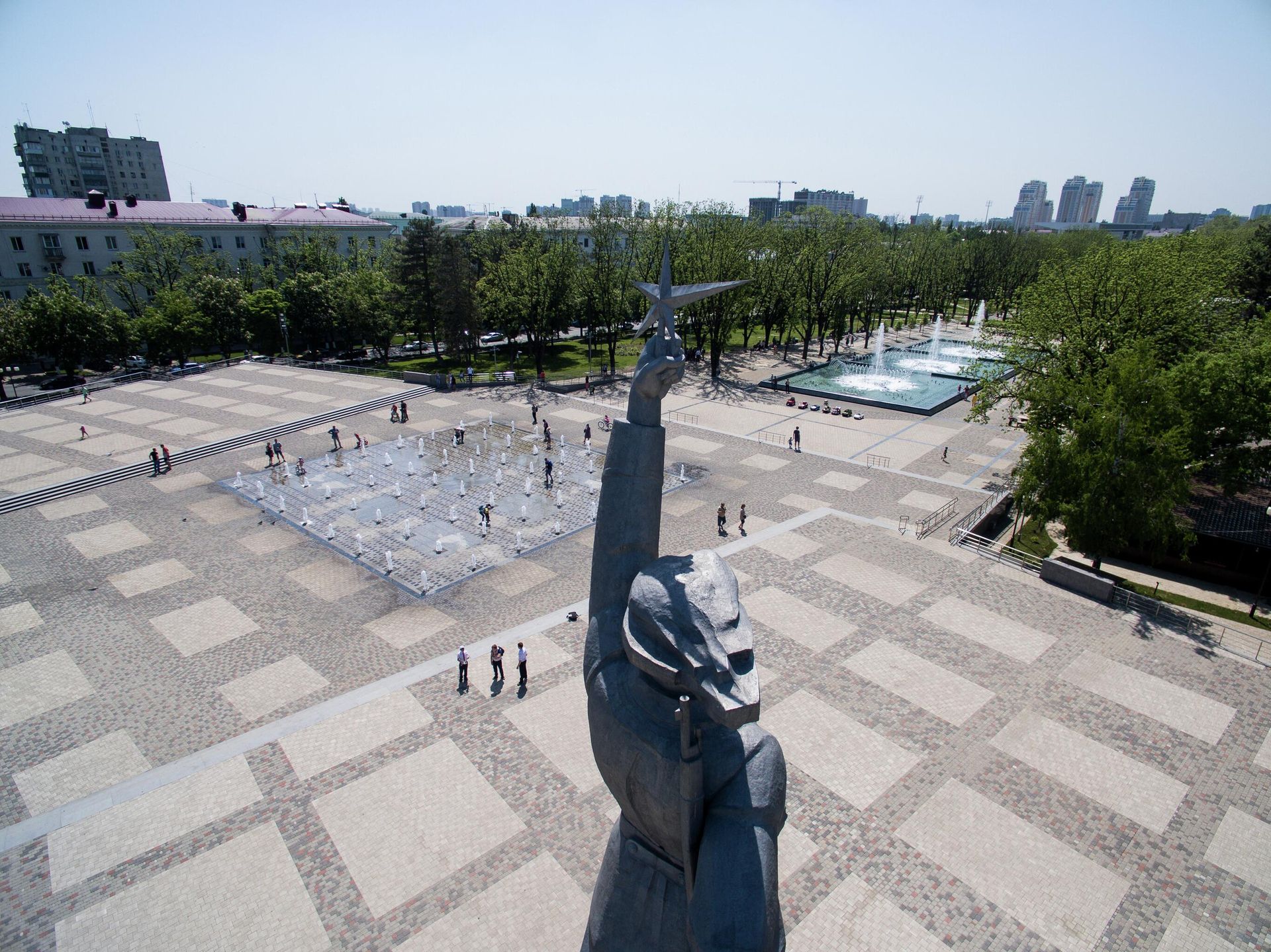 Фонтанный комплекс на Александровском бульваре в Краснодаре - РИА Новости, 1920, 25.05.2026