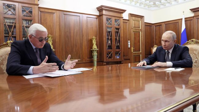 Президент РФ Владимир Путин и президент Российского союза промышленников и предпринимателей Александр Шохин во время встречи. 26 мая 2026