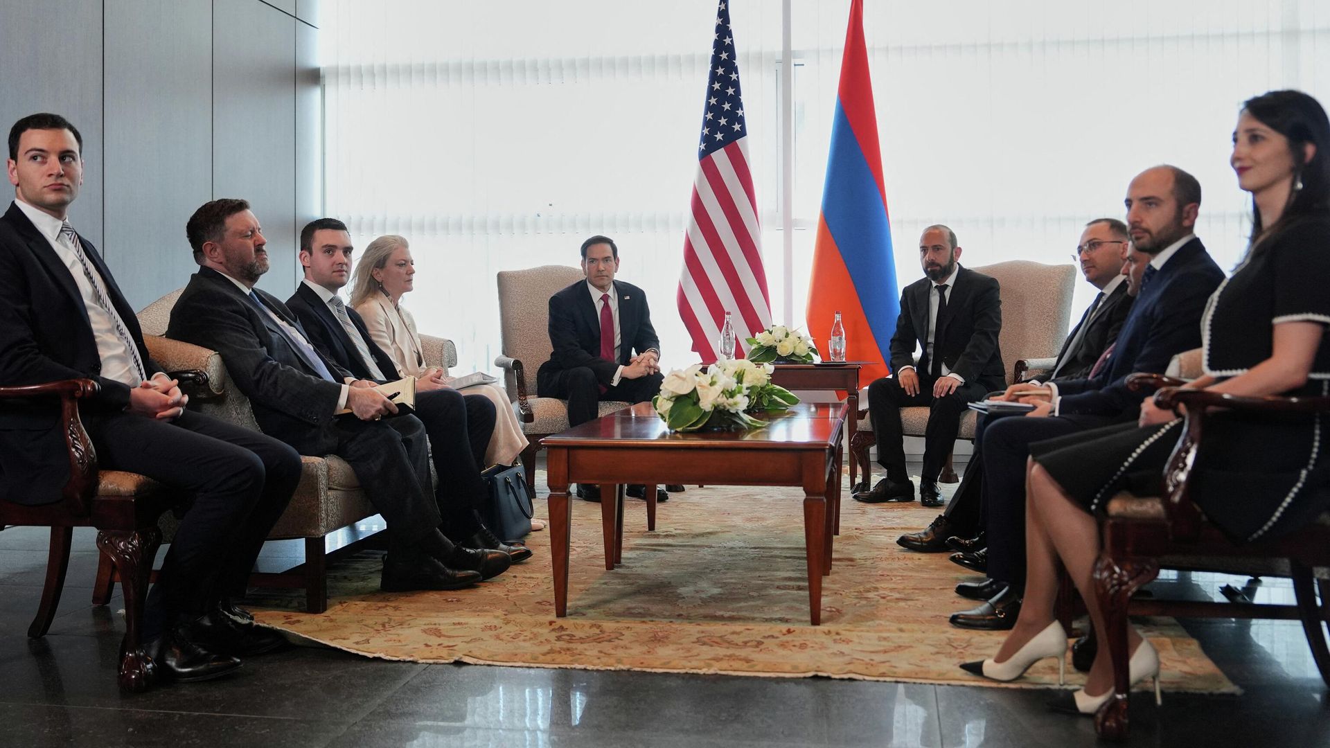 Госсекретарь США Марко Рубио и глава МИД Армении Арарат Мирзоян во время встречи - РИА Новости, 1920, 26.05.2026
