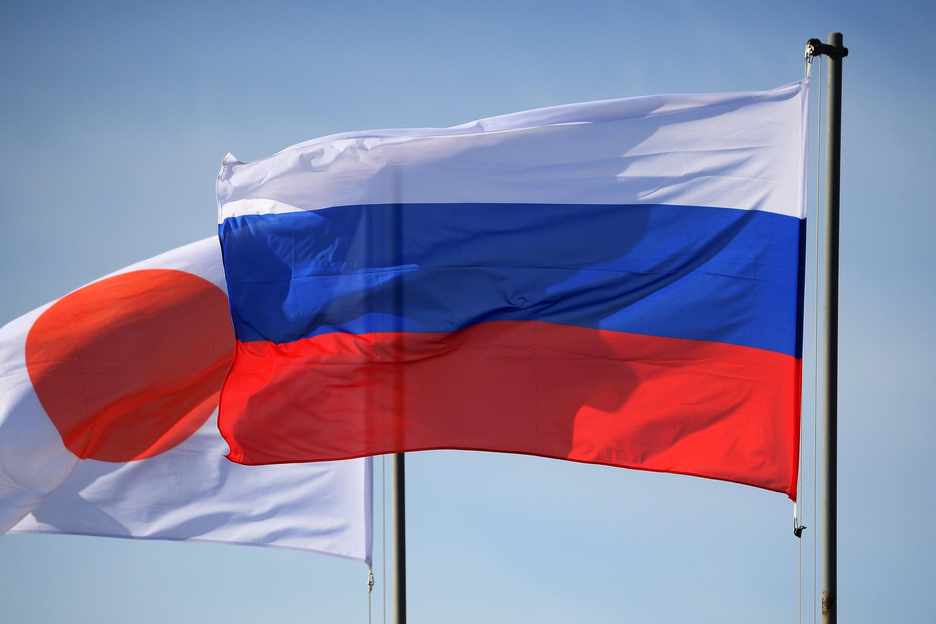 Флаги России и Японии - РИА Новости, 1920, 26.08.2026