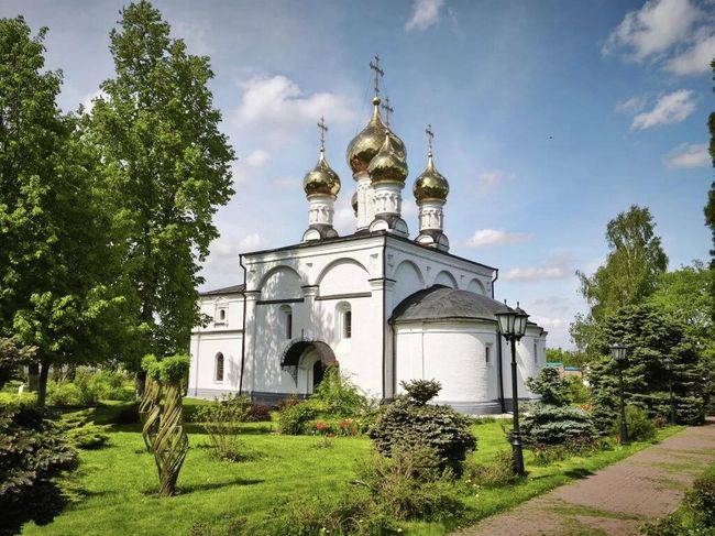 Солотчинский Рождества Богородицы женский монастырь в Рязанской области. Храм Рождества Богородицы