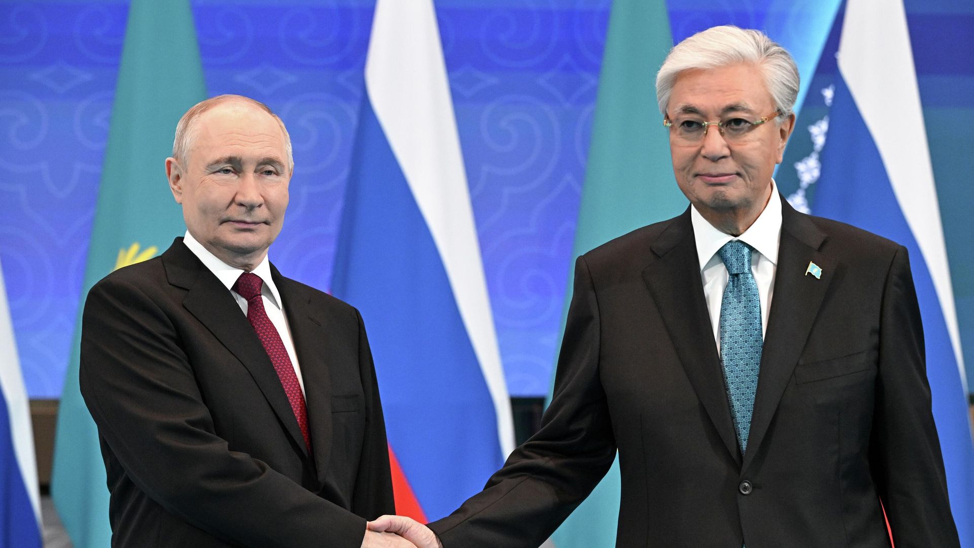Президент РФ Владимир Путин и президент Казахстана Касым-Жомарт Токаев во время встречи во Дворце Независимости в Астане - РИА Новости, 1920, 28.05.2026