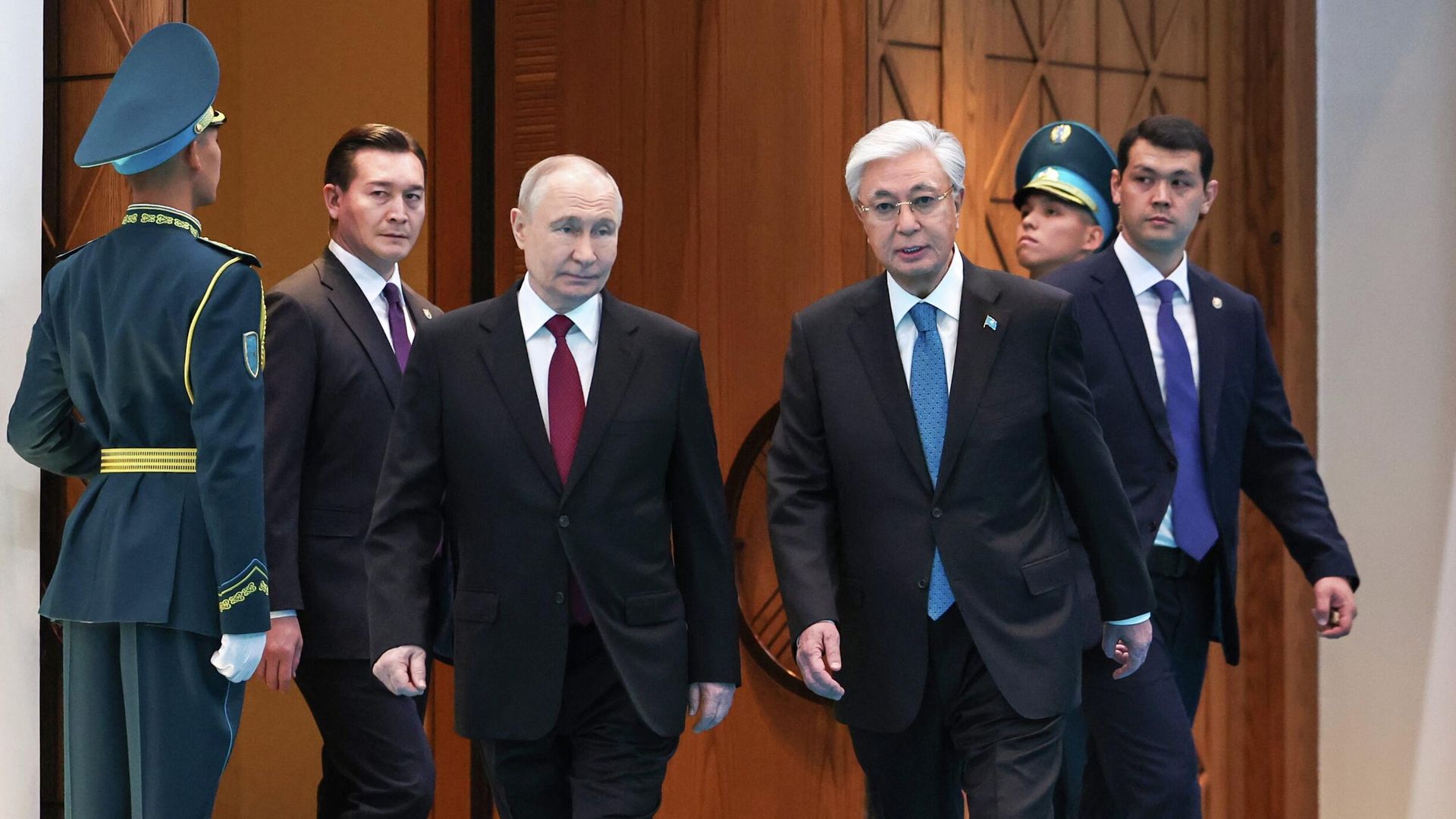 Президент РФ Владимир Путин и президент Казахстана Касым-Жомарт Токаев во время встречи во Дворце Независимости в Астане Президент РФ Владимир Путин и президент Казахстана Касым-Жомарт Токаев во время встречи во Дворце Независимости в Астане - РИА Новости, 1920, 28.05.2026