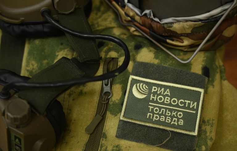 Открытие мемориальной доски корреспонденту РИА Новости Ивану Зуеву в Нижневартовске Открытие мемориальной доски корреспонденту РИА Новости Ивану Зуеву в Нижневартовске