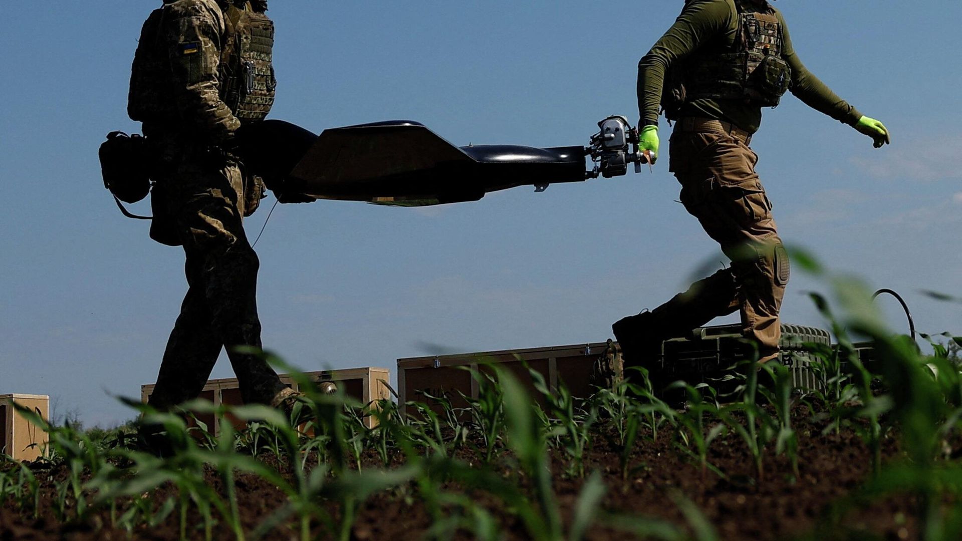 Украинские военные с беспилотником Украинские военные с беспилотником - РИА Новости, 1920, 11.06.2026