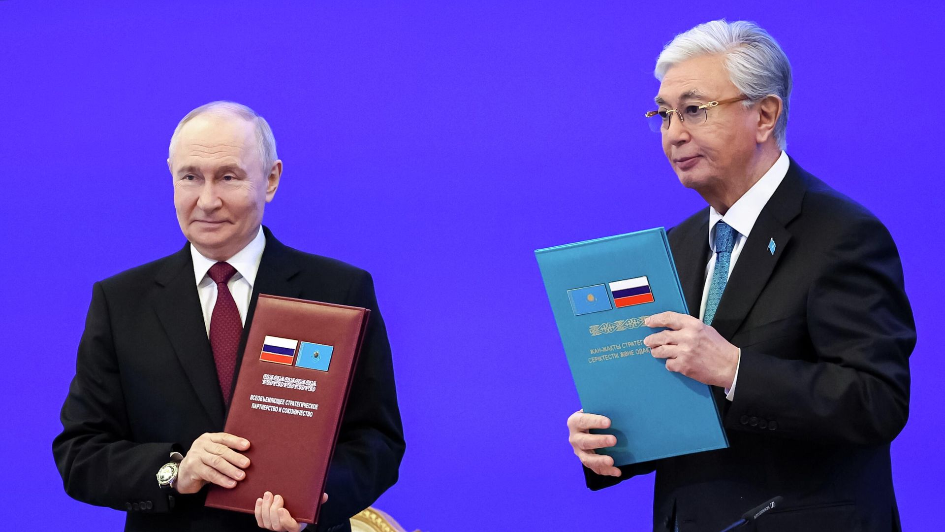 Президент РФ Владимир Путин и президент Казахстана Касым-Жомарт Токаев во Дворце Независимости в Астане на церемонии подписания документов о сотрудничестве Президент РФ Владимир Путин и президент Казахстана Касым-Жомарт Токаев во Дворце Независимости в Астане на церемонии подписания документов о сотрудничестве - РИА Новости, 1920, 28.05.2026